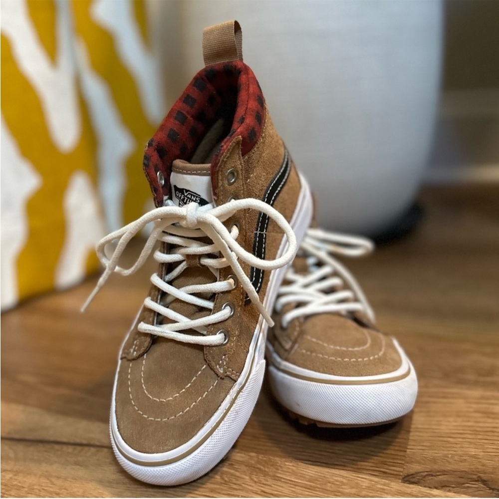 Vans Kids Sk8-Hi MTE-1 Winter Shoes, size 1Y